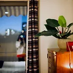 Zen Life With Urban Views - E8 Chic